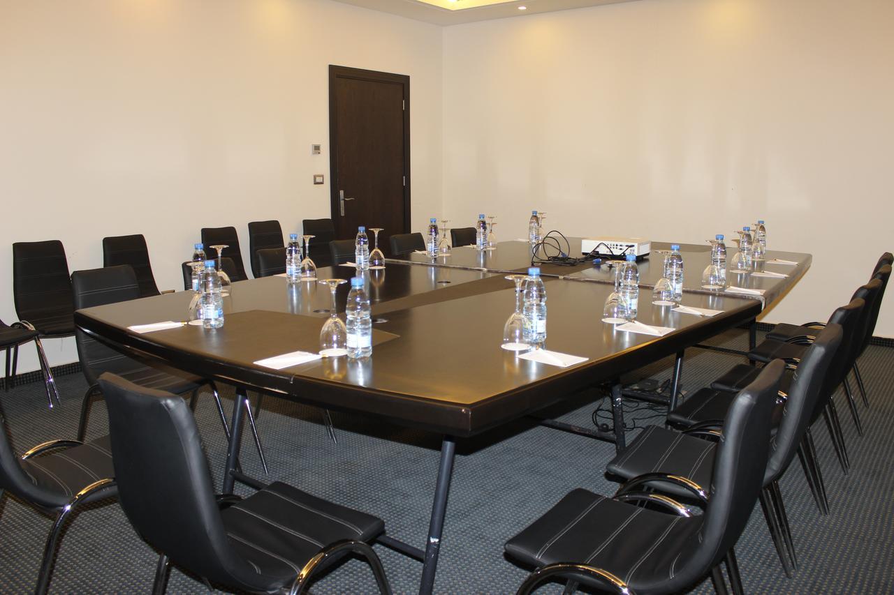 Midtown Hotel & Suites Beirut Bagian luar foto