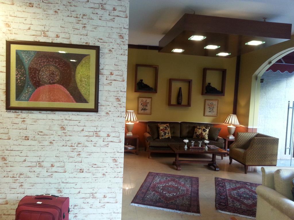 Midtown Hotel & Suites Beirut Bagian luar foto